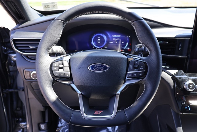 2022 Ford Explorer ST photo 16