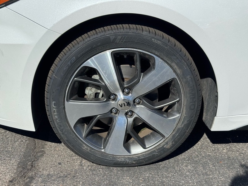 2020 Kia Optima S photo 2