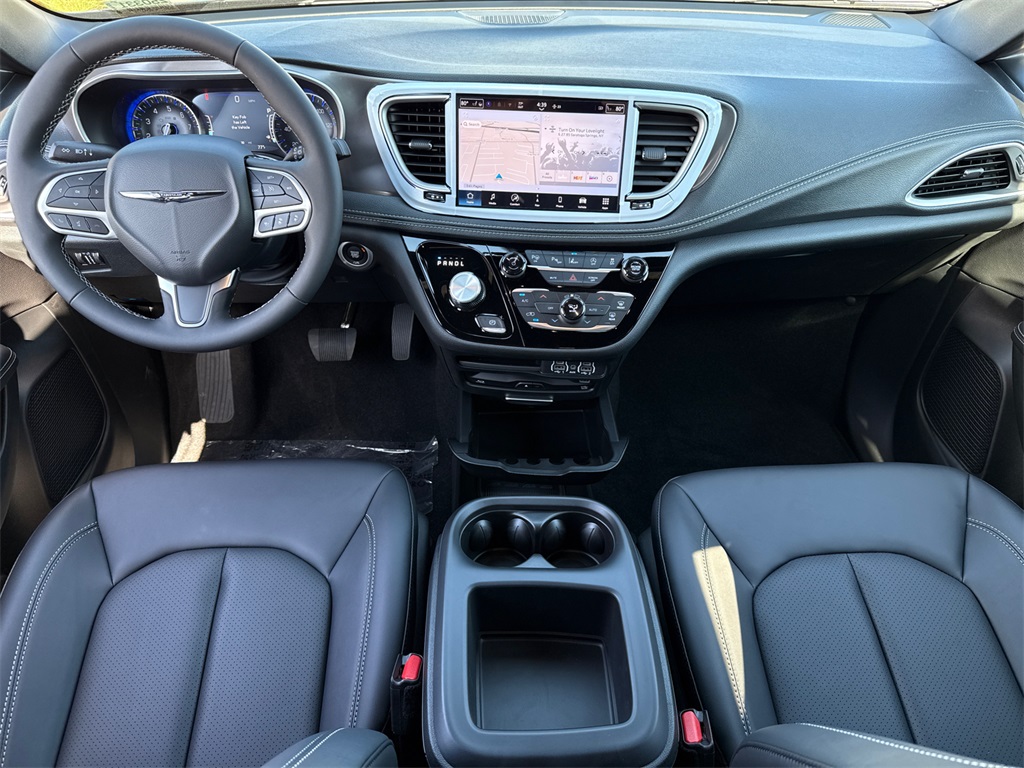2025 Chrysler Pacifica photo 21