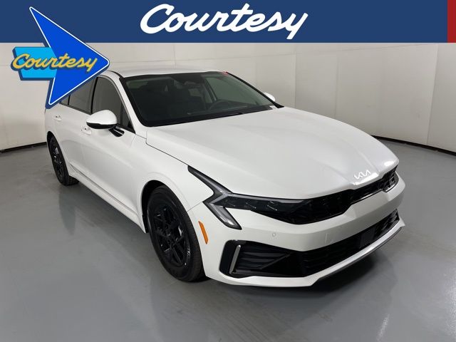2026 Kia K5 LXS's photo