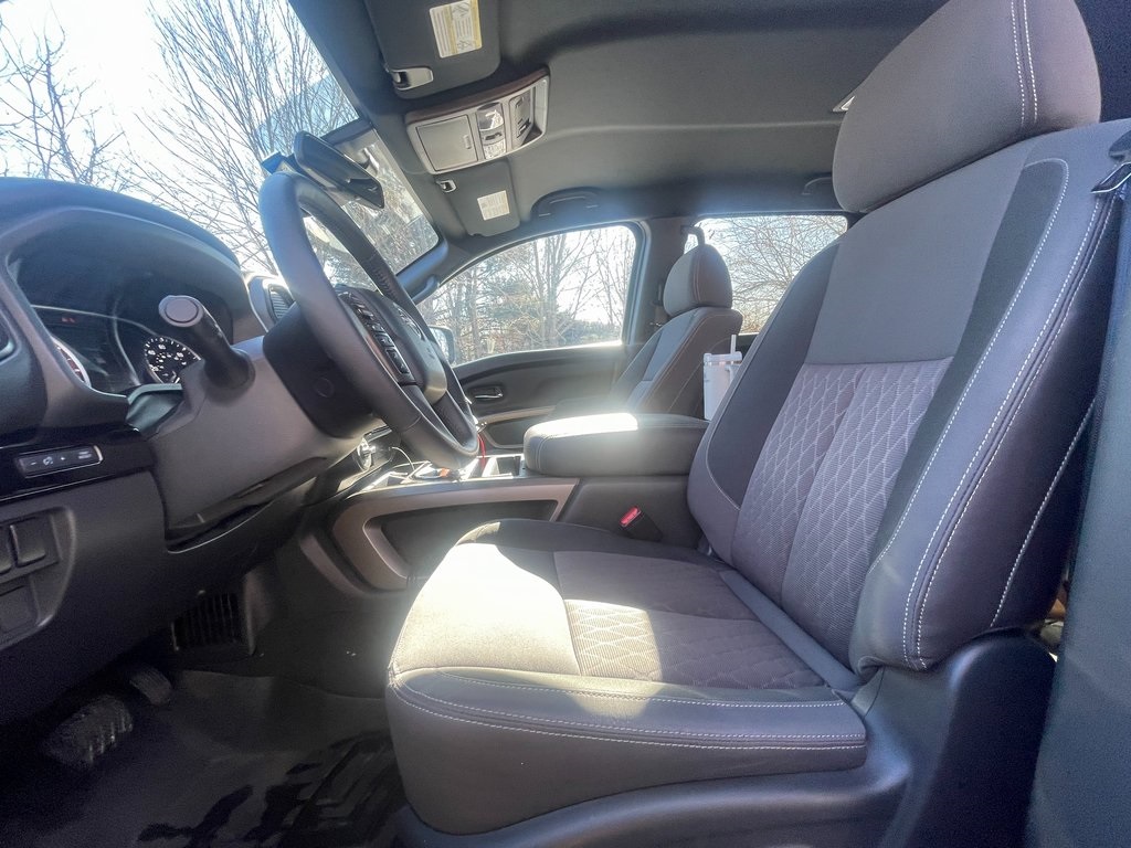 2024 Nissan Titan SV photo 13