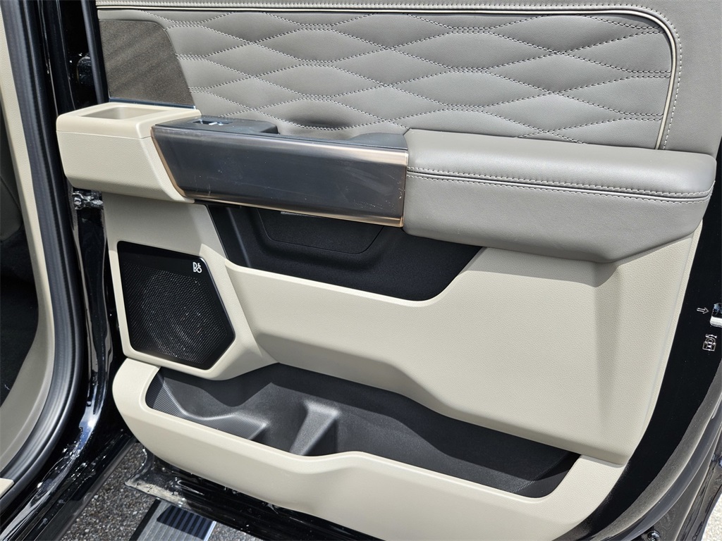 2026 Ford F-250 Platinum photo 32