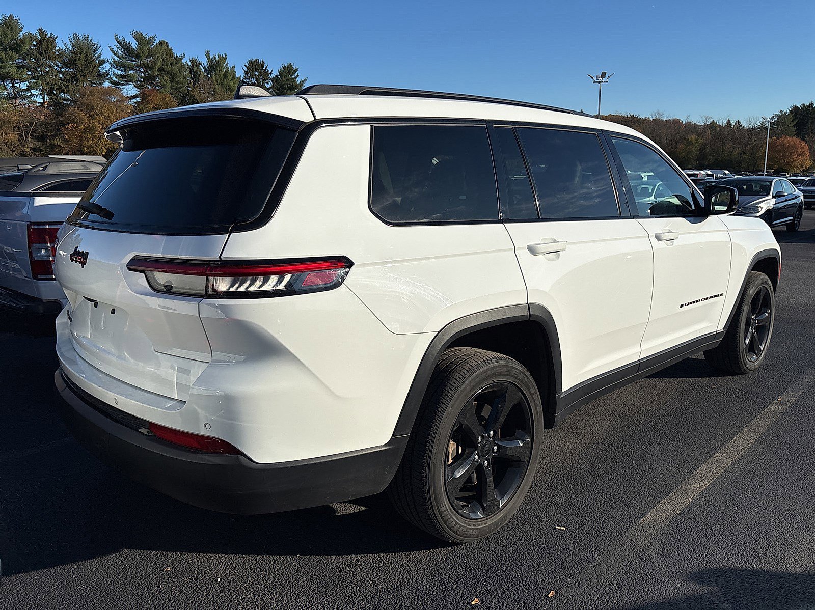 2023 Jeep Grand Cherokee Altitude photo 3