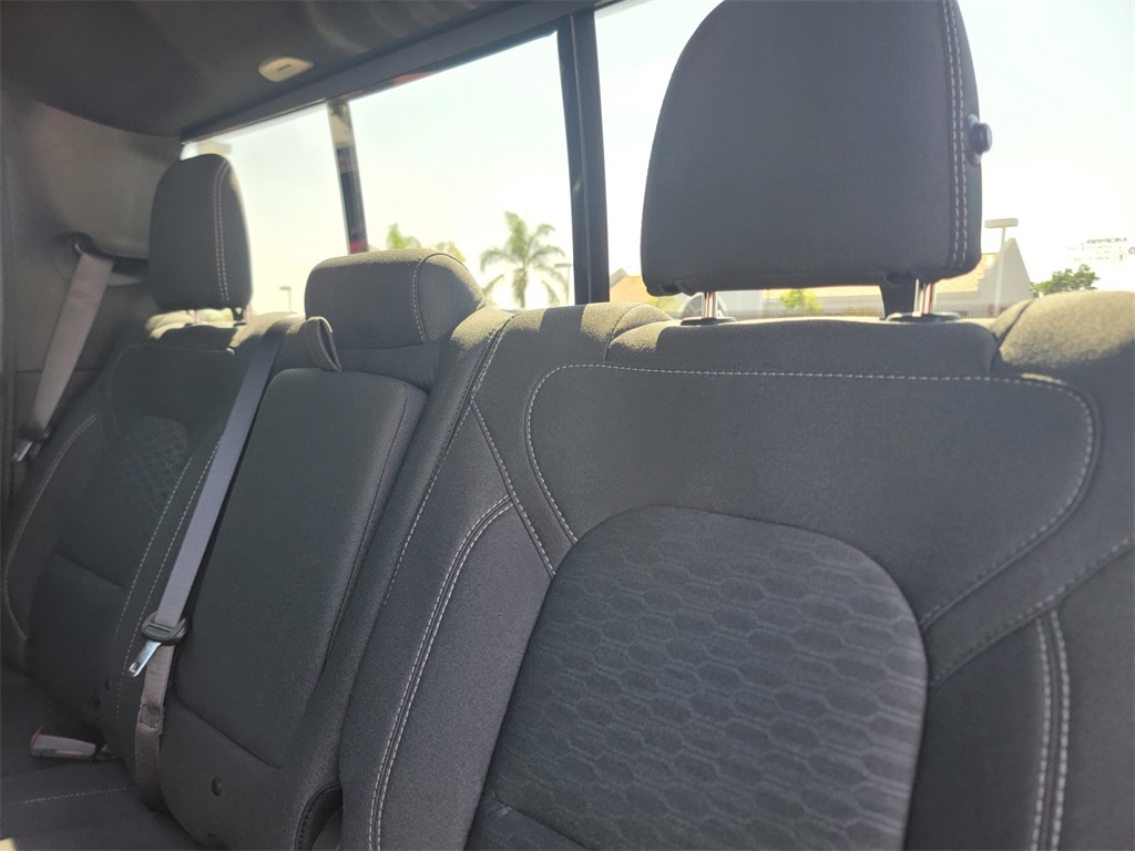2025 Ram 1500 Tradesman photo 9