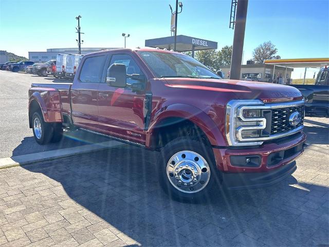 2026 Ford F-450 Super Duty Platinum's photo