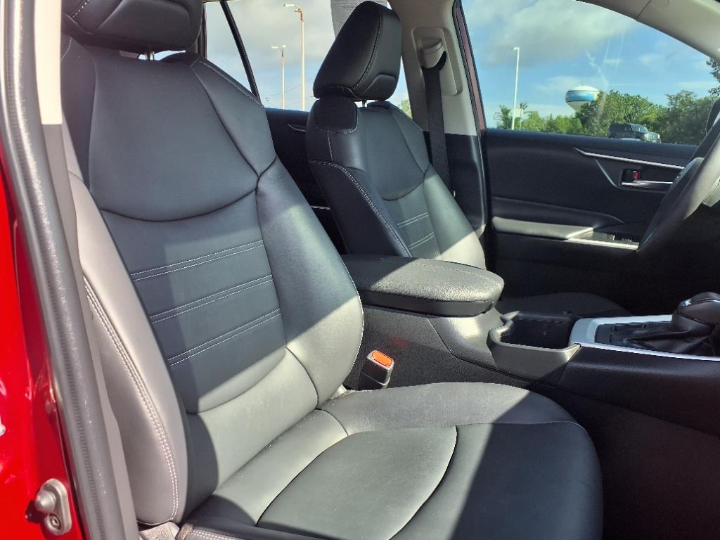 2023 Toyota RAV4 XLE Premium photo 10