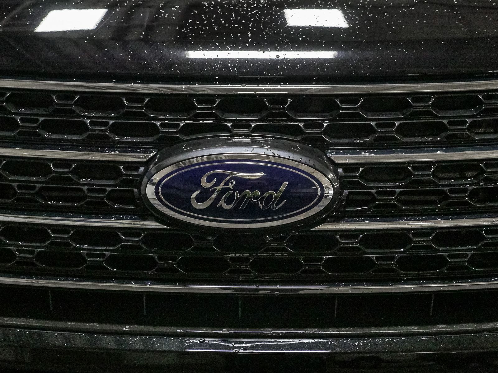 2023 Ford Explorer XLT photo 13