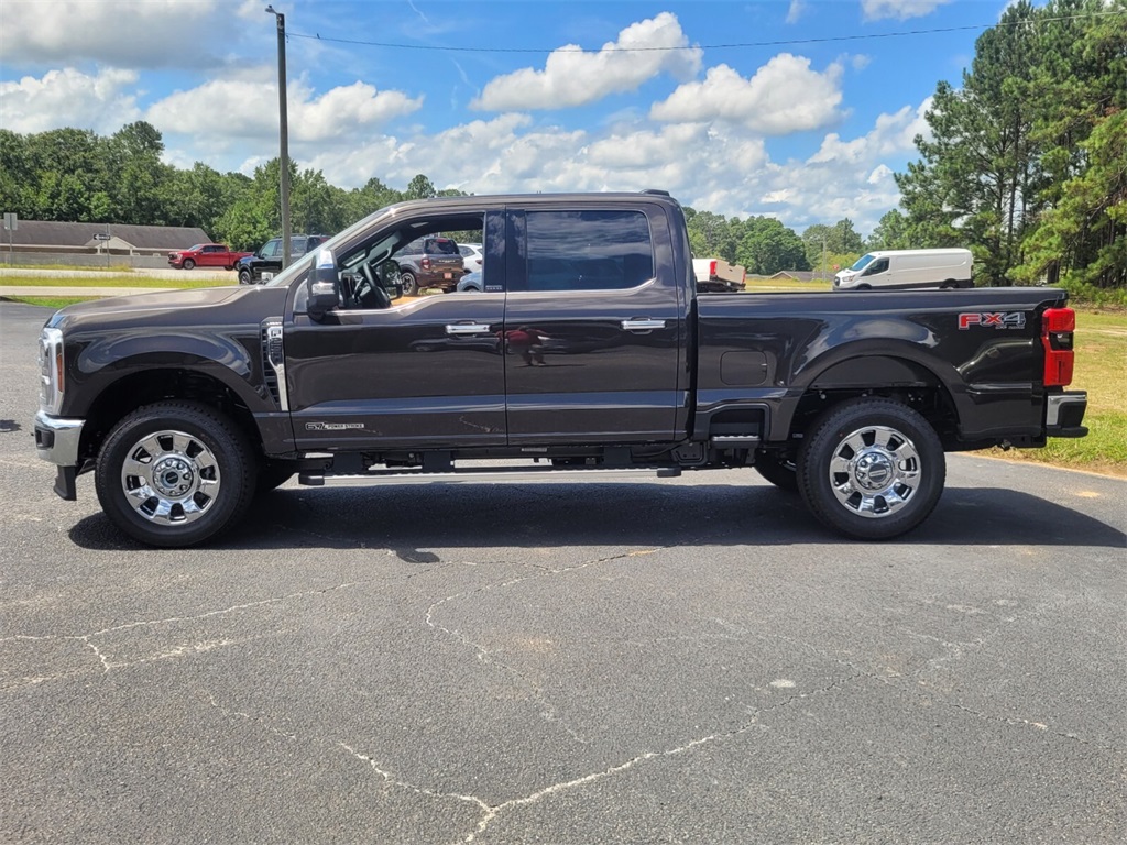 2025 Ford F-250 Lariat photo 4