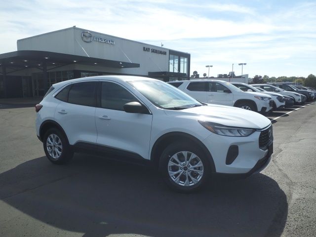 2024 Ford Escape Active's photo