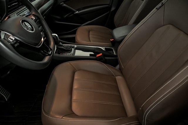 2022 Volkswagen Passat 2.0T Limited photo 11