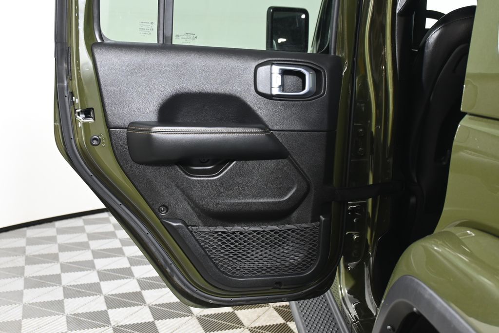 2024 Jeep Wrangler Sahara photo 31