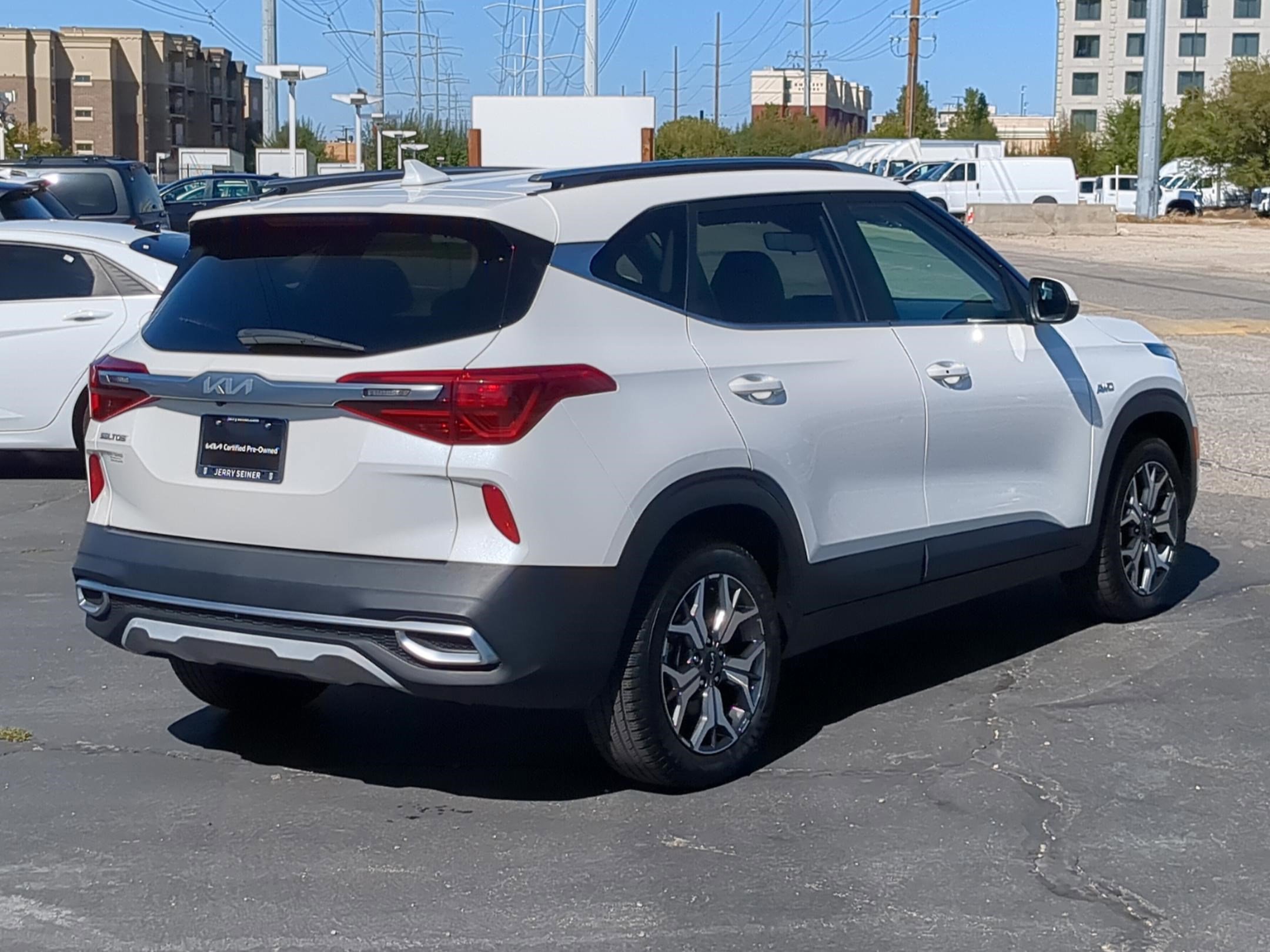 2022 Kia Seltos EX photo 4