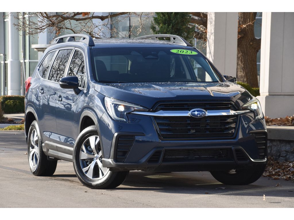 2023 Subaru Ascent Premium's photo