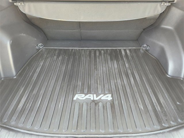 2023 Toyota RAV4 Hybrid XLE photo 26