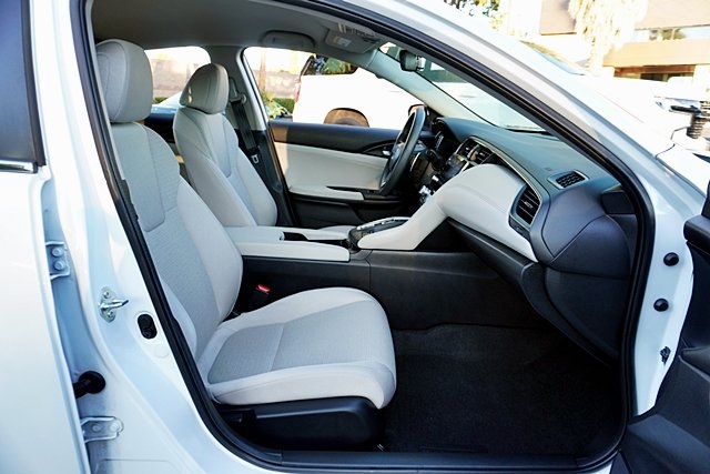 Used 2022 White Honda EX image 10