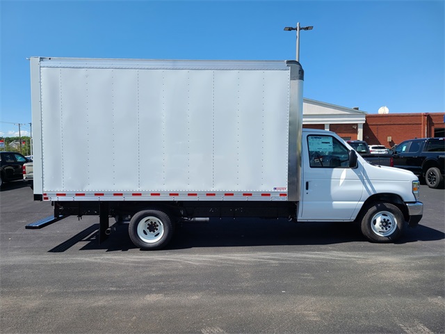 2025 Ford E-350 Base photo 3