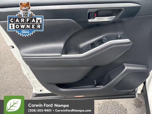 2020 Toyota Highlander XLE photo 13