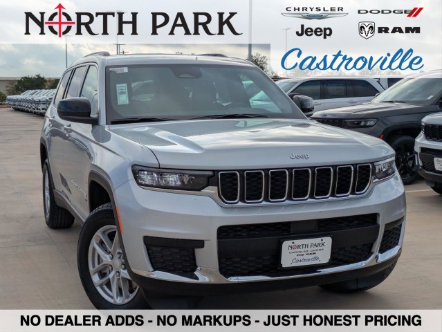 2025 Jeep Grand Cherokee L Laredo's photo