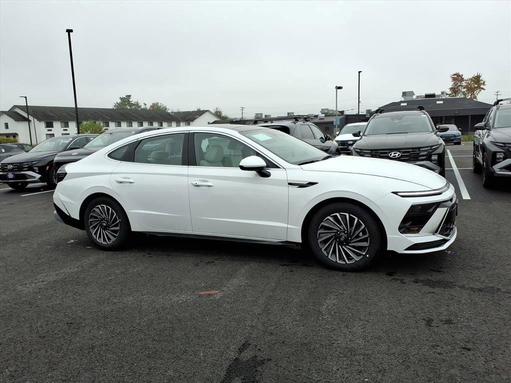 2026 Hyundai Sonata Hybrid SEL photo 3