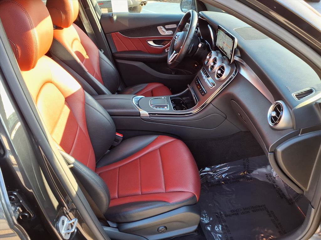 2021 Mercedes Benz GLC 300 4MATIC photo 4