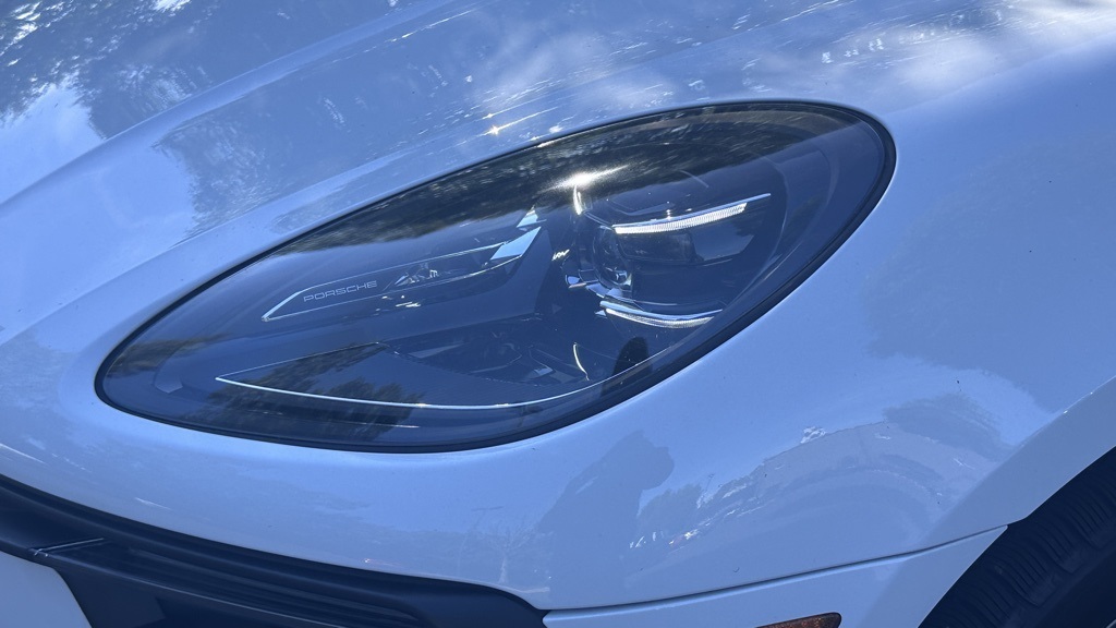 2023 Porsche Macan S photo 10