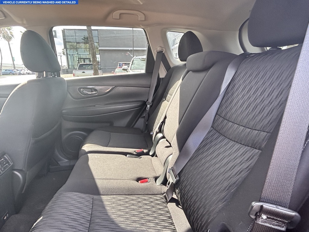 2020 Nissan Rogue SV photo 14