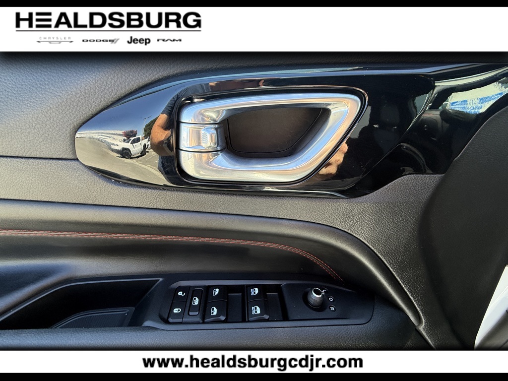 2024 Jeep Compass Trailhawk photo 10