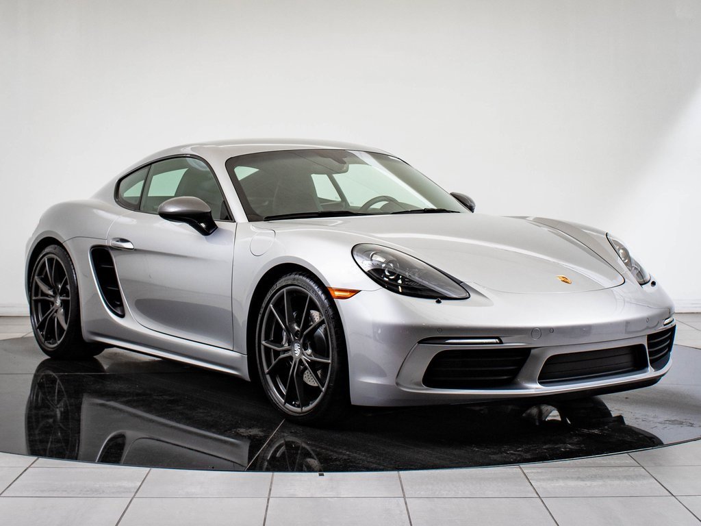2023 Porsche Cayman T photo 9