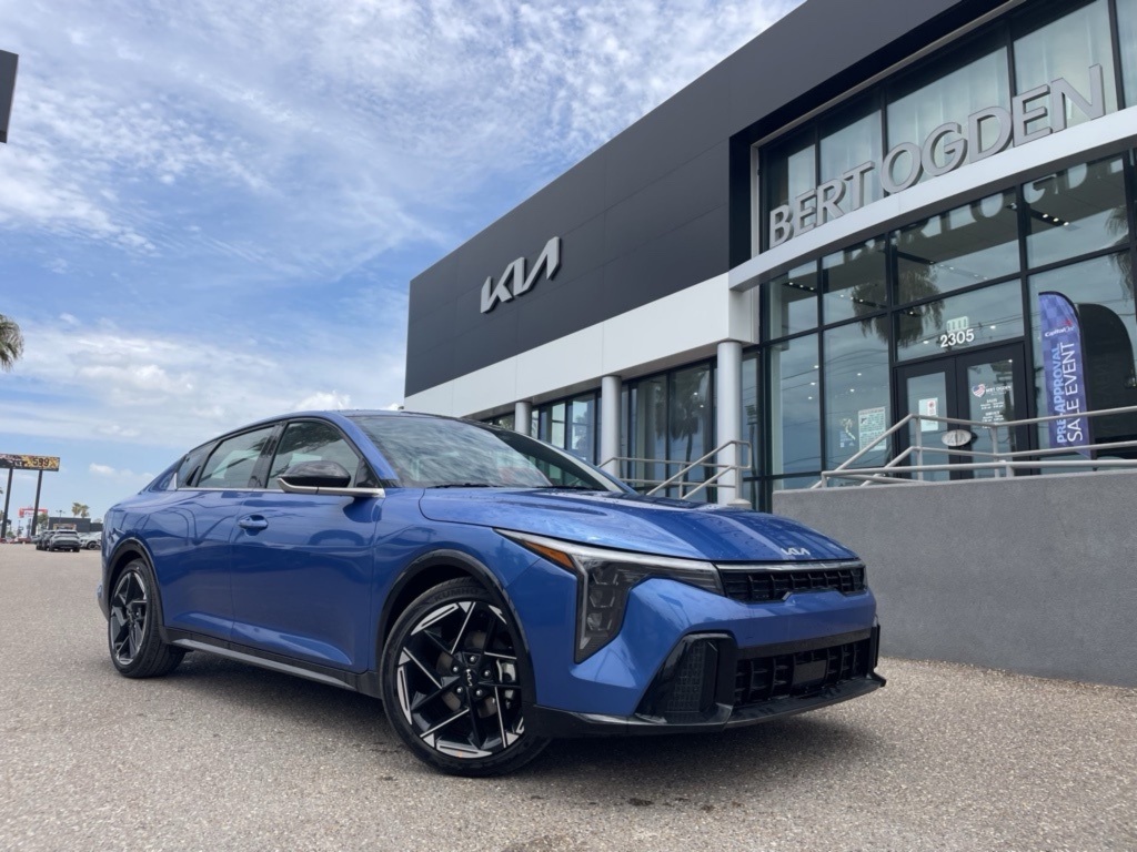 2025 Kia K4 GT-Line's photo