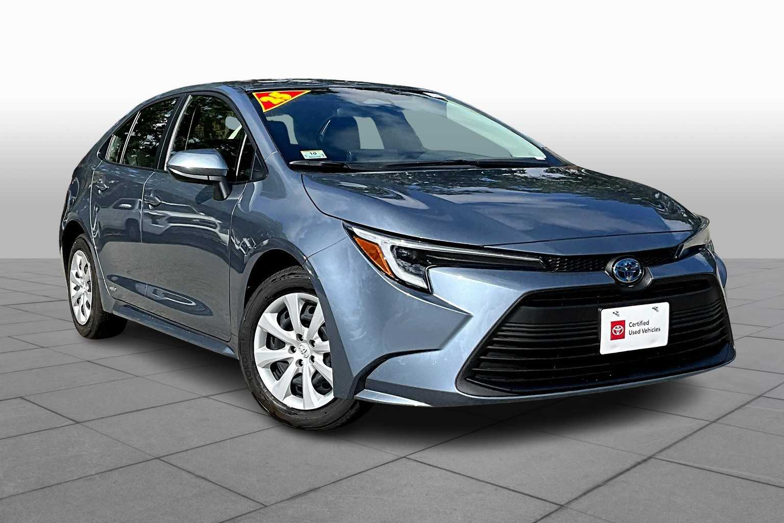 Used 2025 Toyota Corolla LE with VIN JTDBDMHE1S3016732 for sale in Northfield, Minnesota