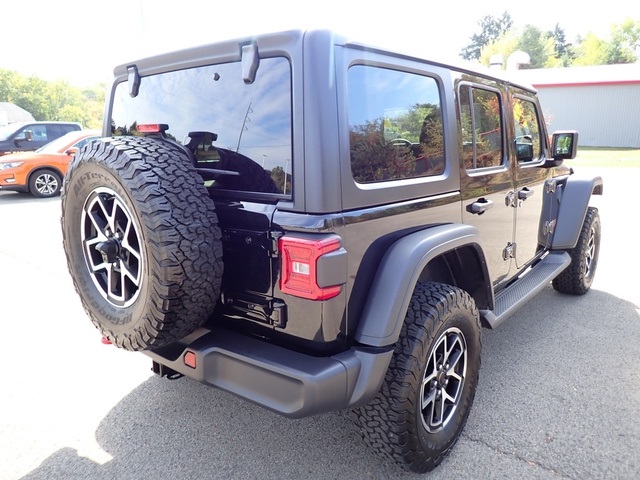 2024 Jeep Wrangler Rubicon photo 6