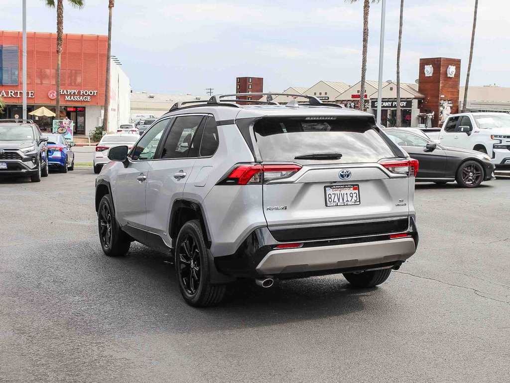 2022 Toyota RAV4 Hybrid SE photo 3