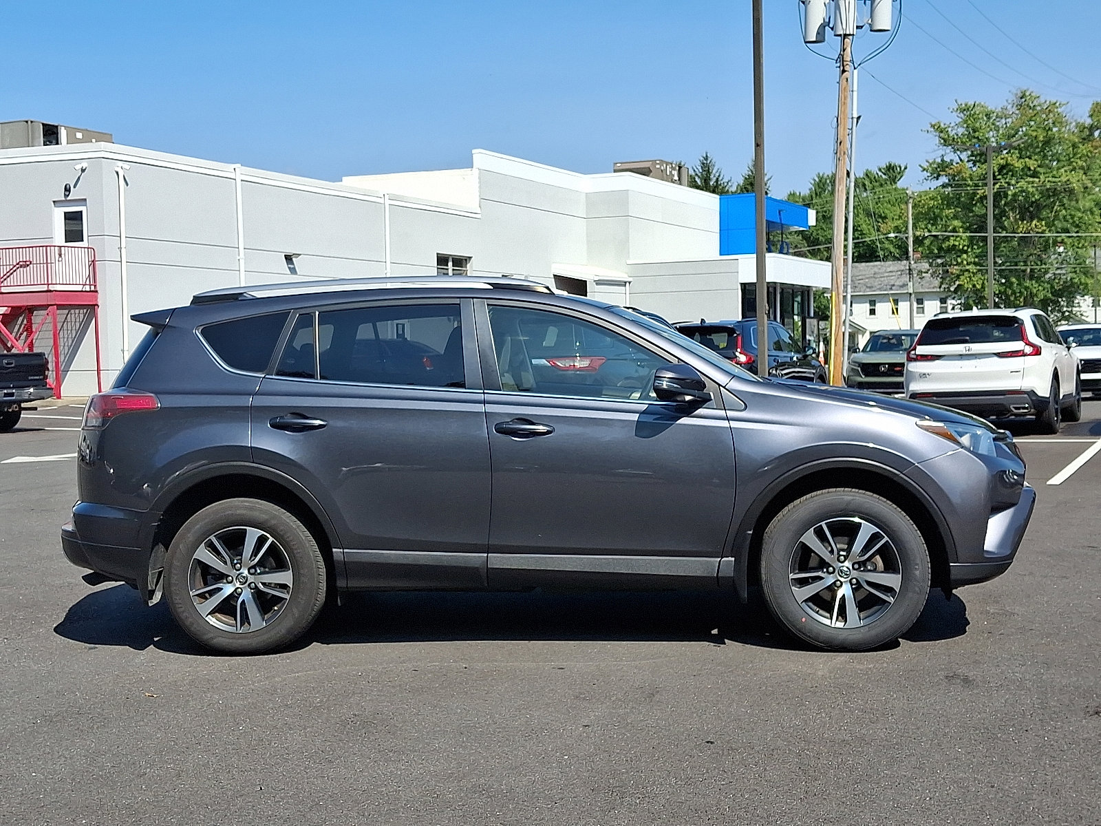 2018 Toyota RAV4 XLE photo 7