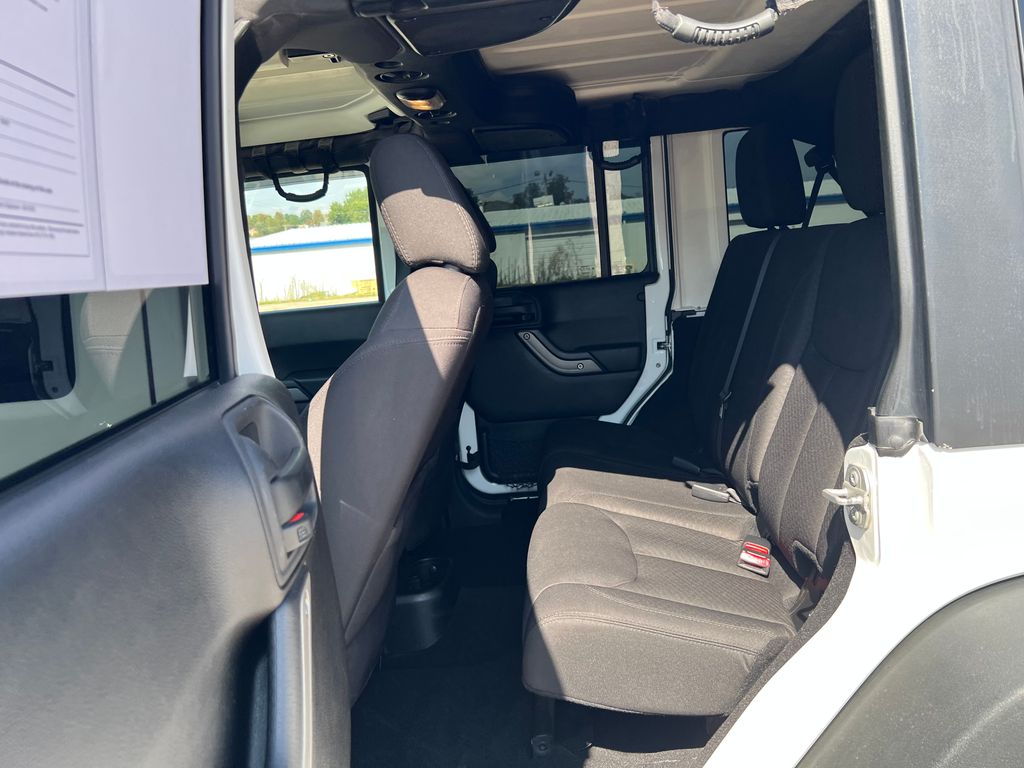 2015 Jeep Wrangler Unlimited Sport photo 12