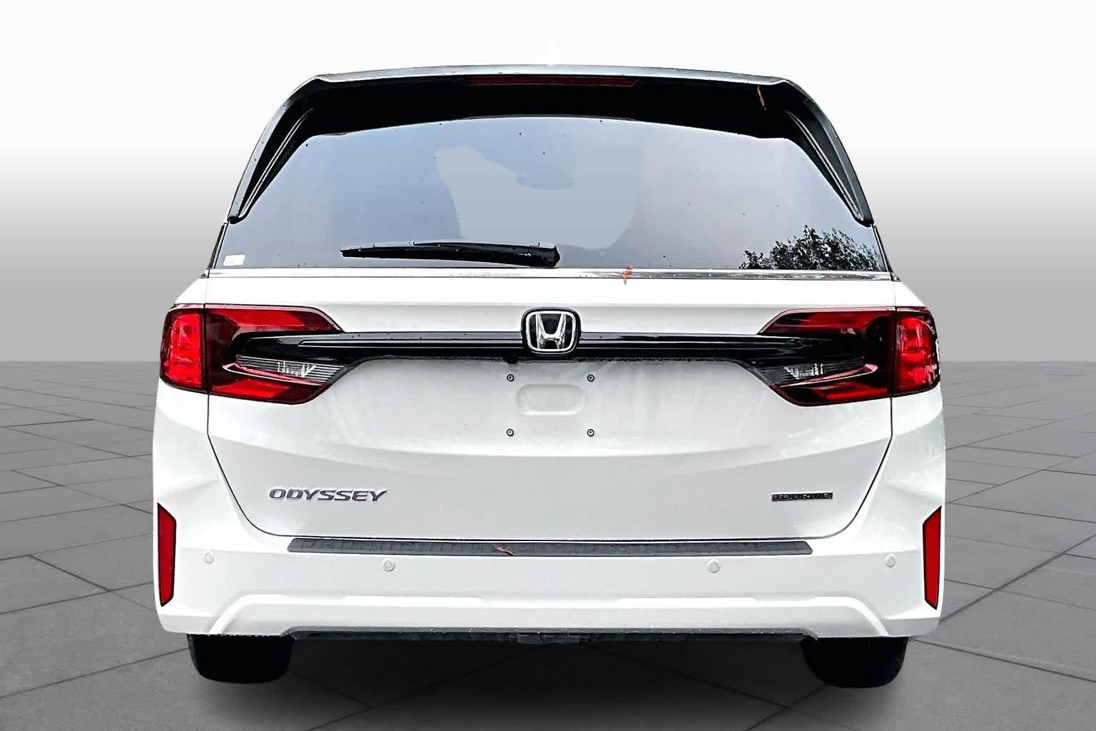 2026 Honda Odyssey Touring photo 4