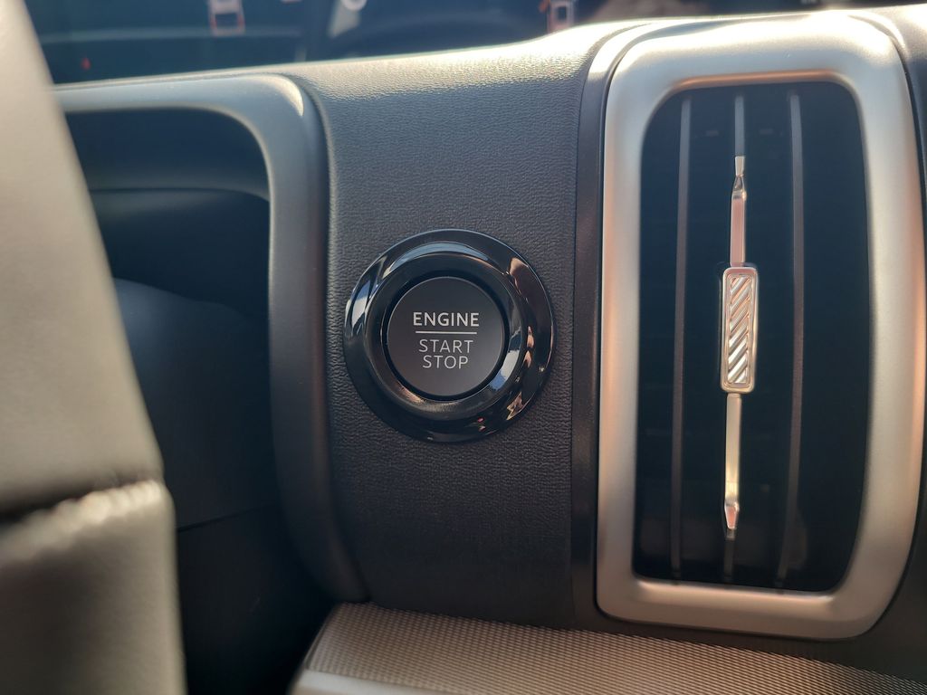 2025 Ford Expedition photo 19