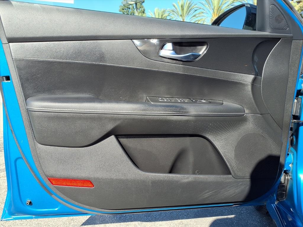 2023 Kia Forte GT-Line photo 19