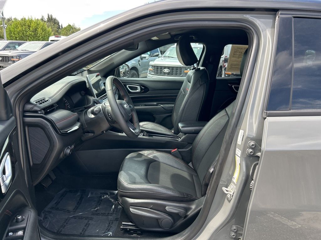 2024 Jeep Compass Trailhawk photo 9