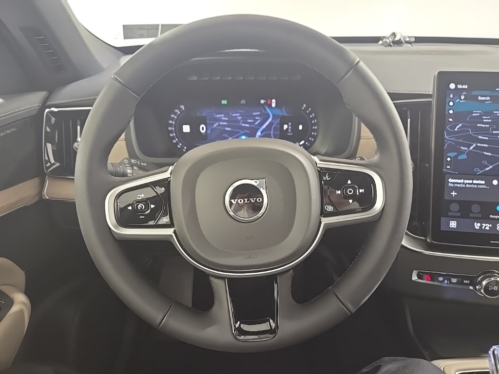 2026 Volvo XC90 Plus photo 10