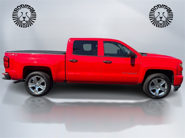 2018 Chevrolet Silverado 1500 Custom photo 4