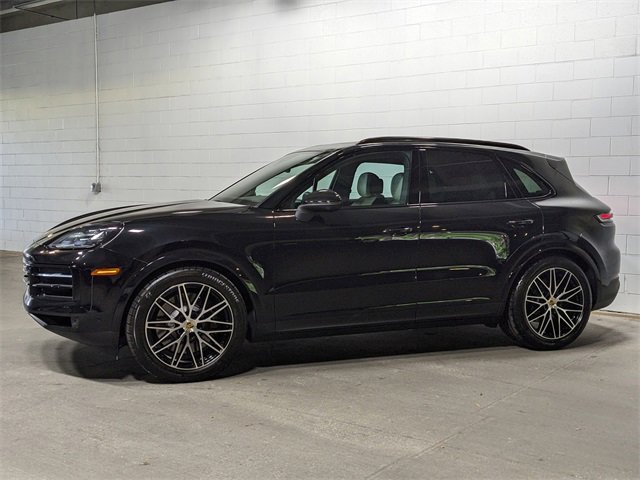 2024 Porsche Cayenne S photo 2