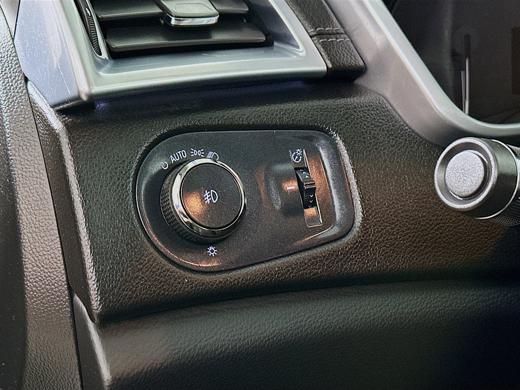 2013 Cadillac SRX Premium photo 9