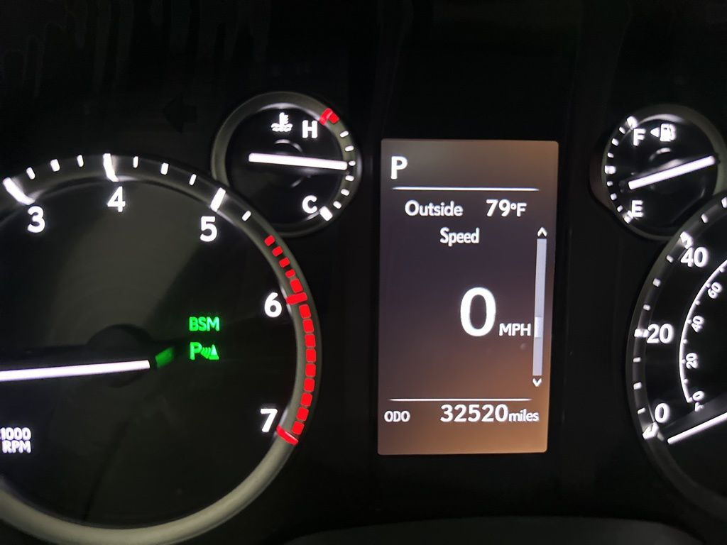 2023 Lexus GX 460 photo 10