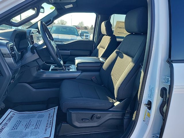 2025 Ford F-150 XLT photo 14