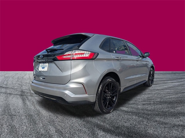 2022 Ford Edge ST photo 2