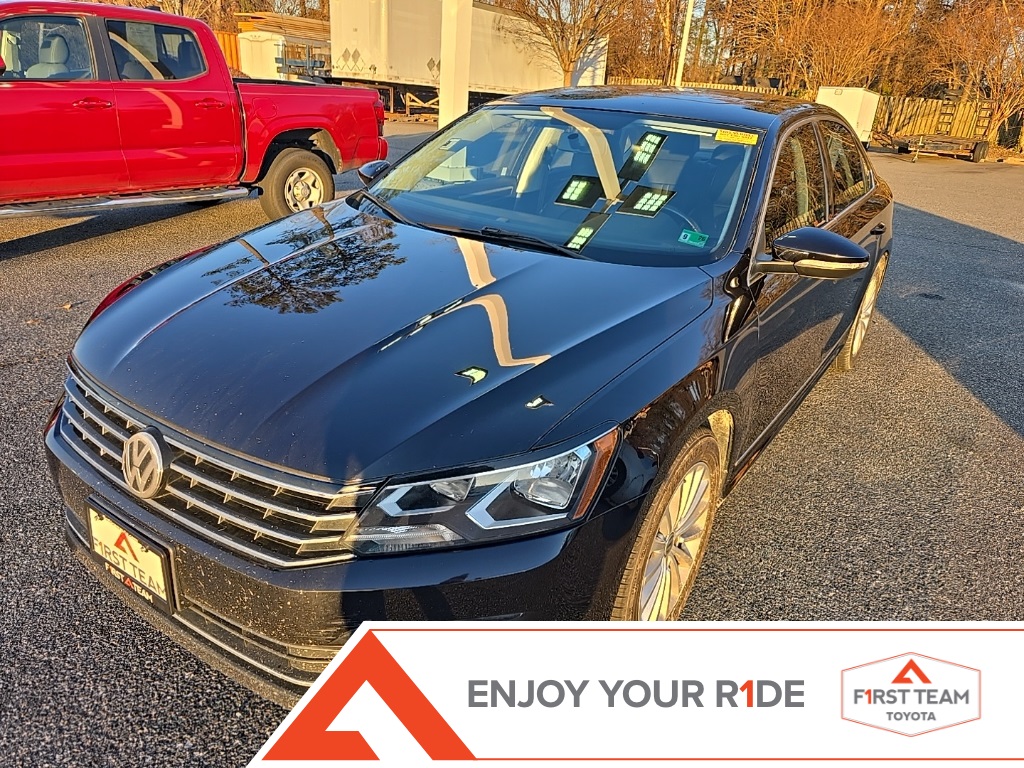 2017 Volkswagen Passat SE's photo