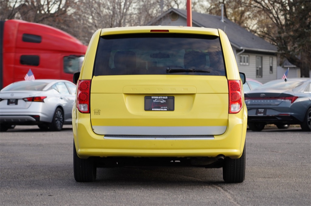 2014 Dodge Grand Caravan SE photo 4