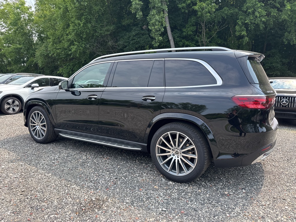 2025 Mercedes Benz GLS 580 4MATIC photo 4