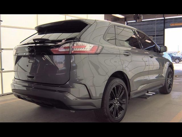 2022 Ford Edge ST photo 4