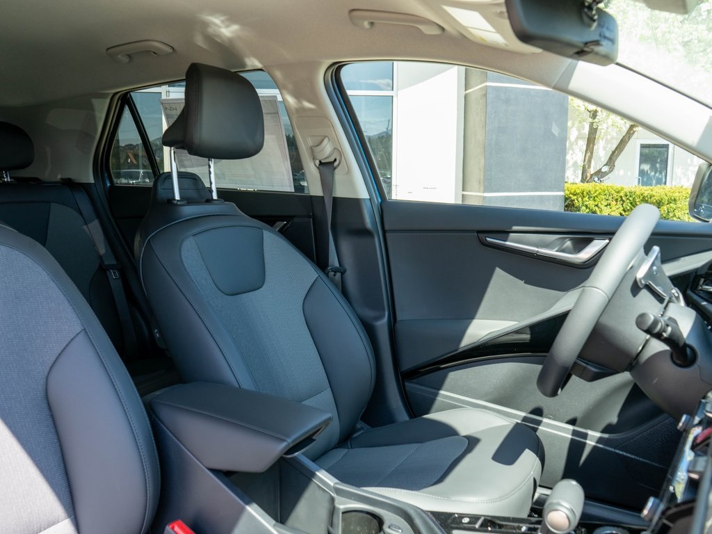 2025 Kia Niro EX photo 10